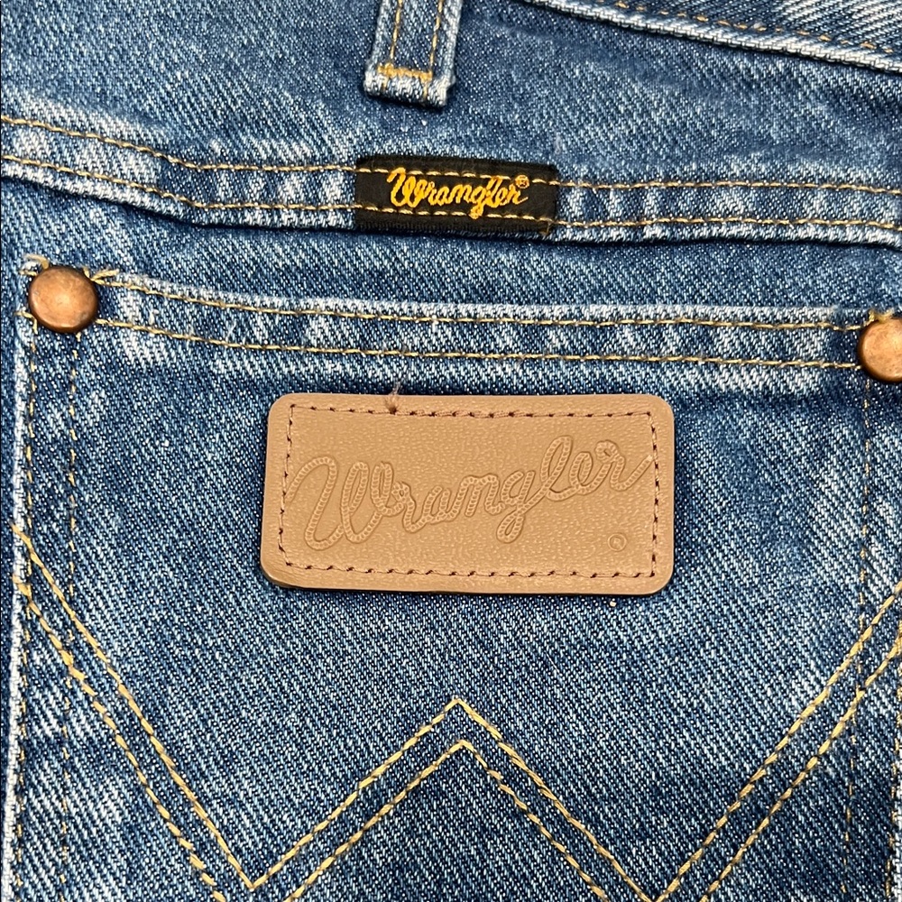 Wrangler Reworked Shorts - Picture 3 of 5
